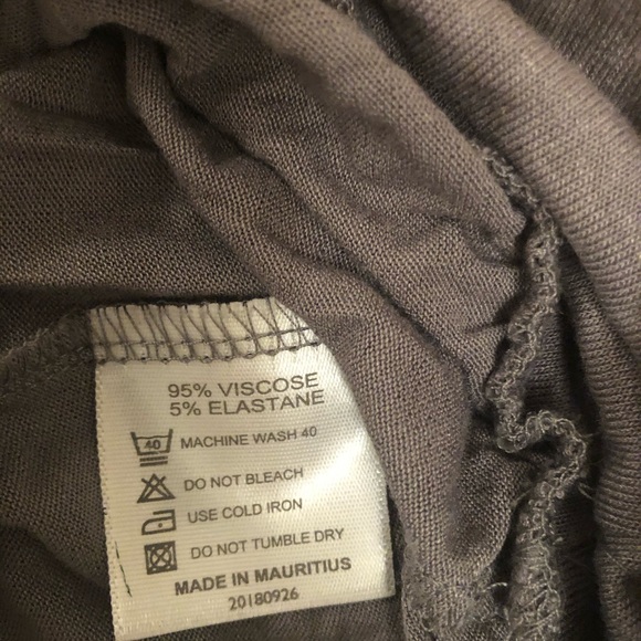 Jenni button top - Picture 3 of 3